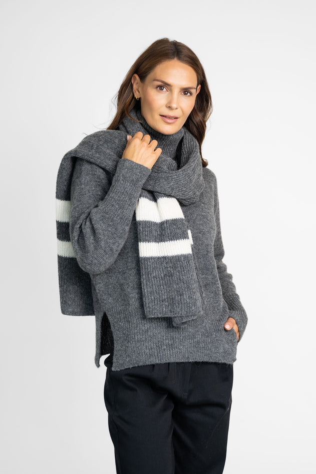 Knitted Alpaca Mix Scarf Grey