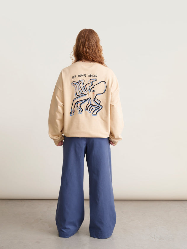 Messing Around Sweatshirt Beige