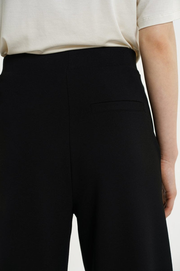 Leia Wide Pants Black - IVALO.COM