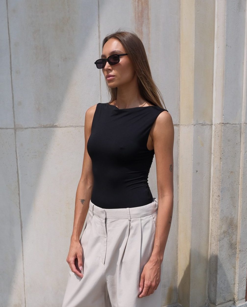 Body With Slit Neckline Short Black