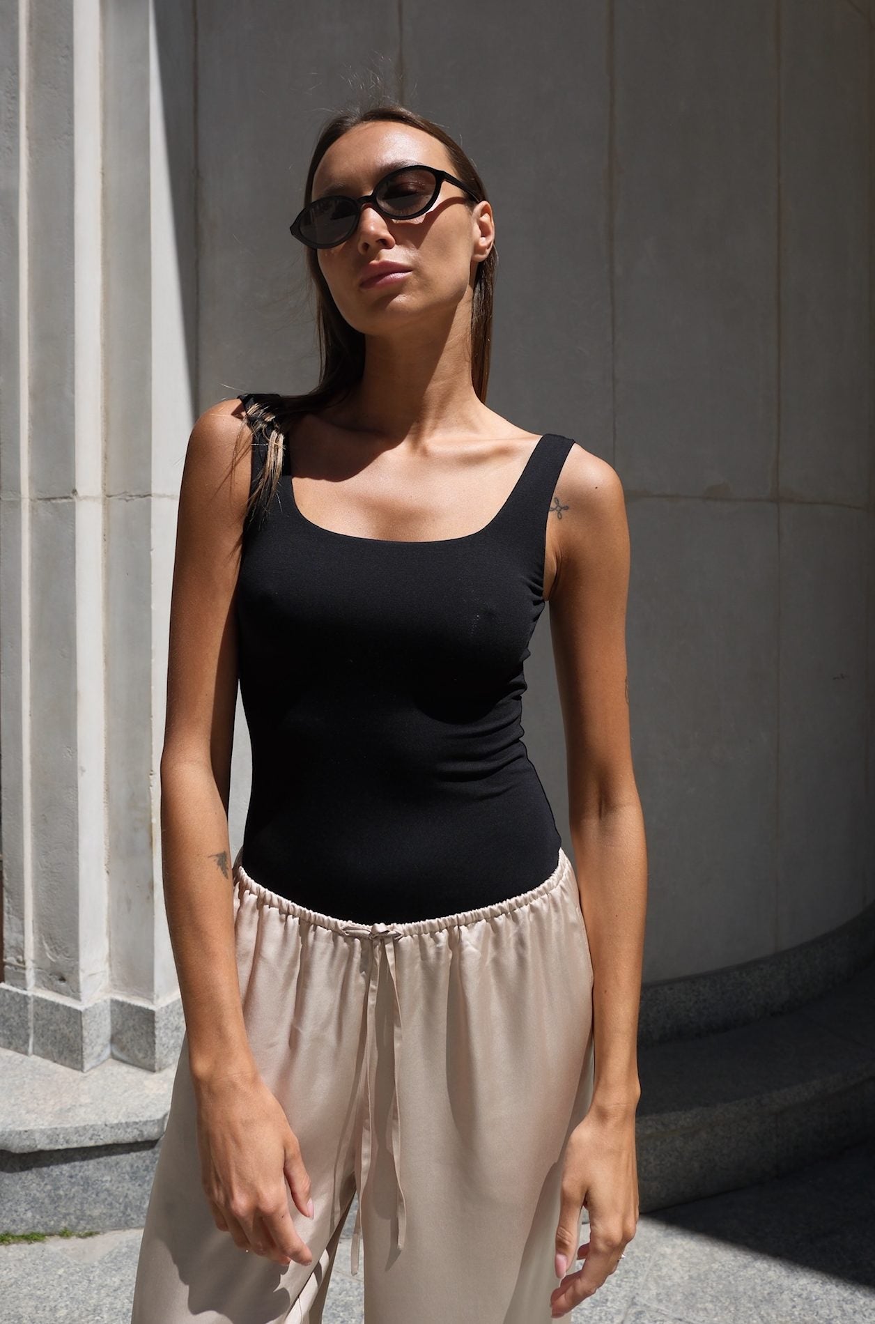 Wide Strap Body Black