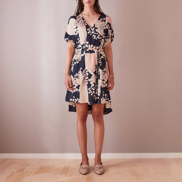 Short V-Neck Day Dress Japan Print