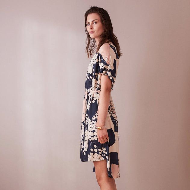 Short V-Neck Day Dress Japan Print