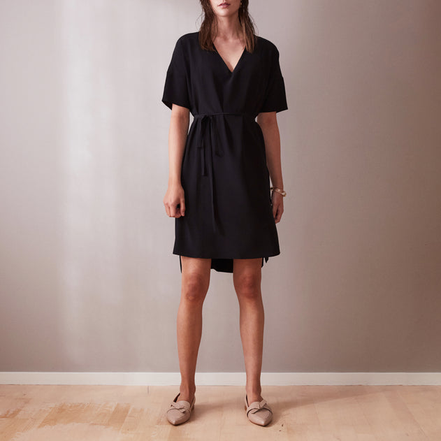 Short V-Neck Day Dress Black Silk