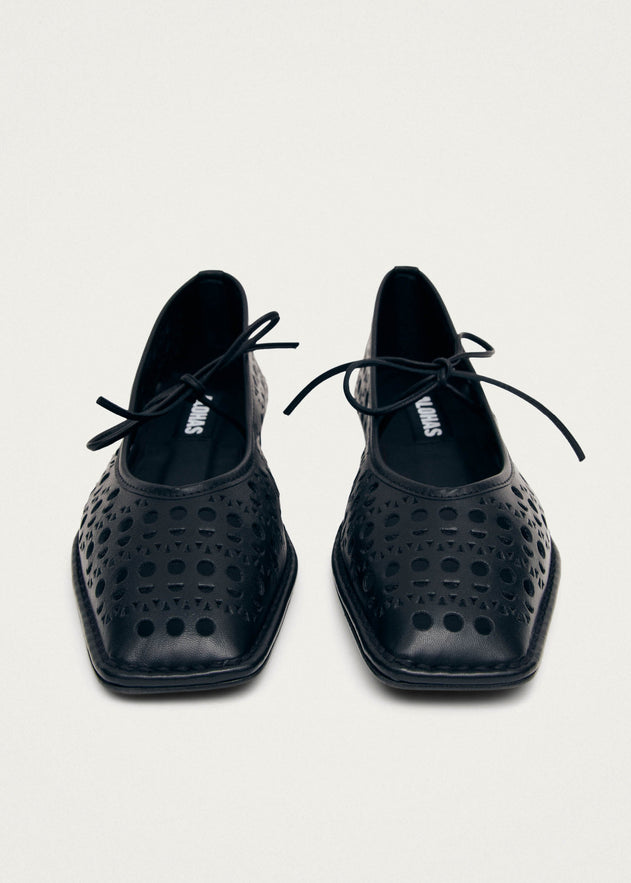 Sway Slit Leather Ballet Flats Black