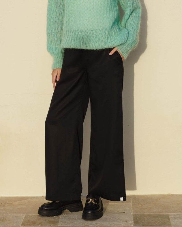 Leah Pants Black - IVALO.COM