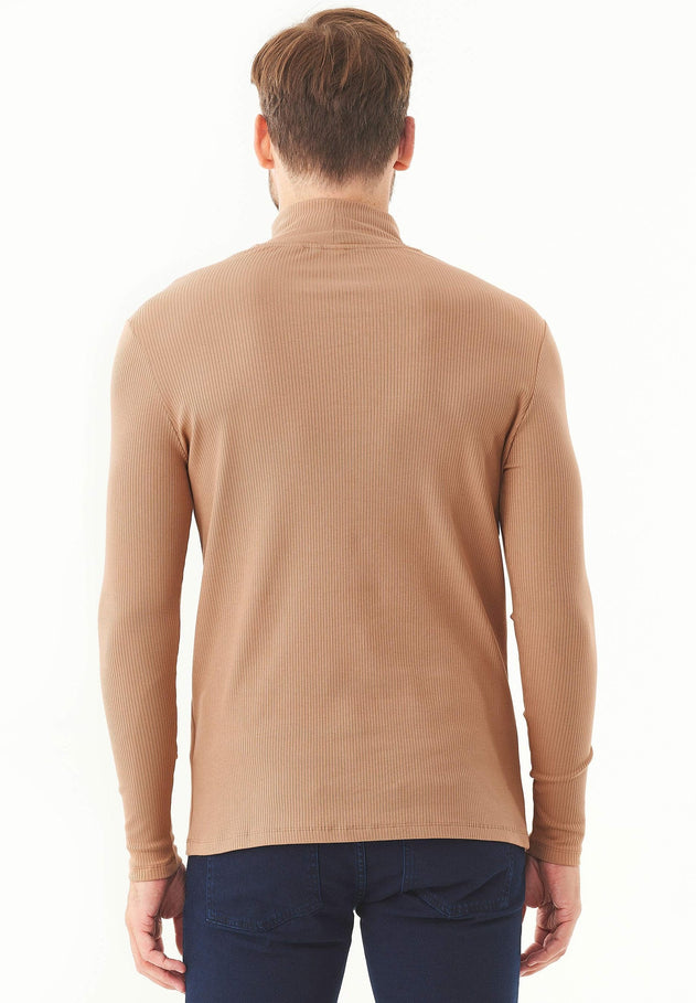 Men's Long-Sleeved Ribbed Turtleneck Shirt Light Brown