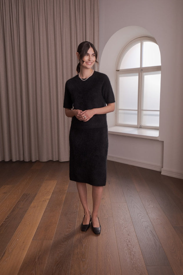 Kaia Knee-Length Cashmere Skirt Black