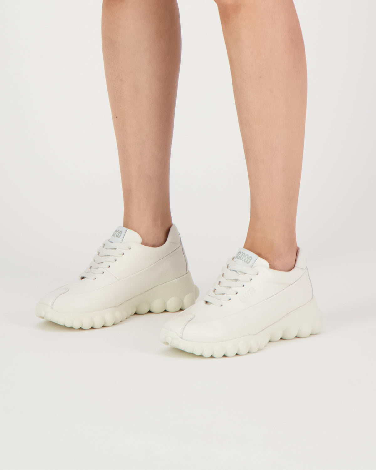 Mother-Of-Pearl Sneakers Porcelain Leather