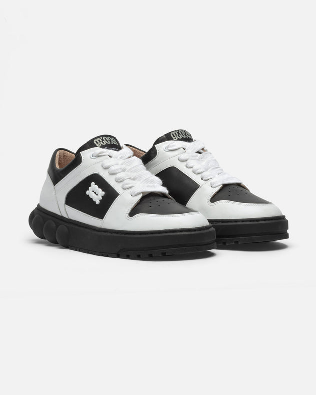 Oyster Sneakers Black/White Leather