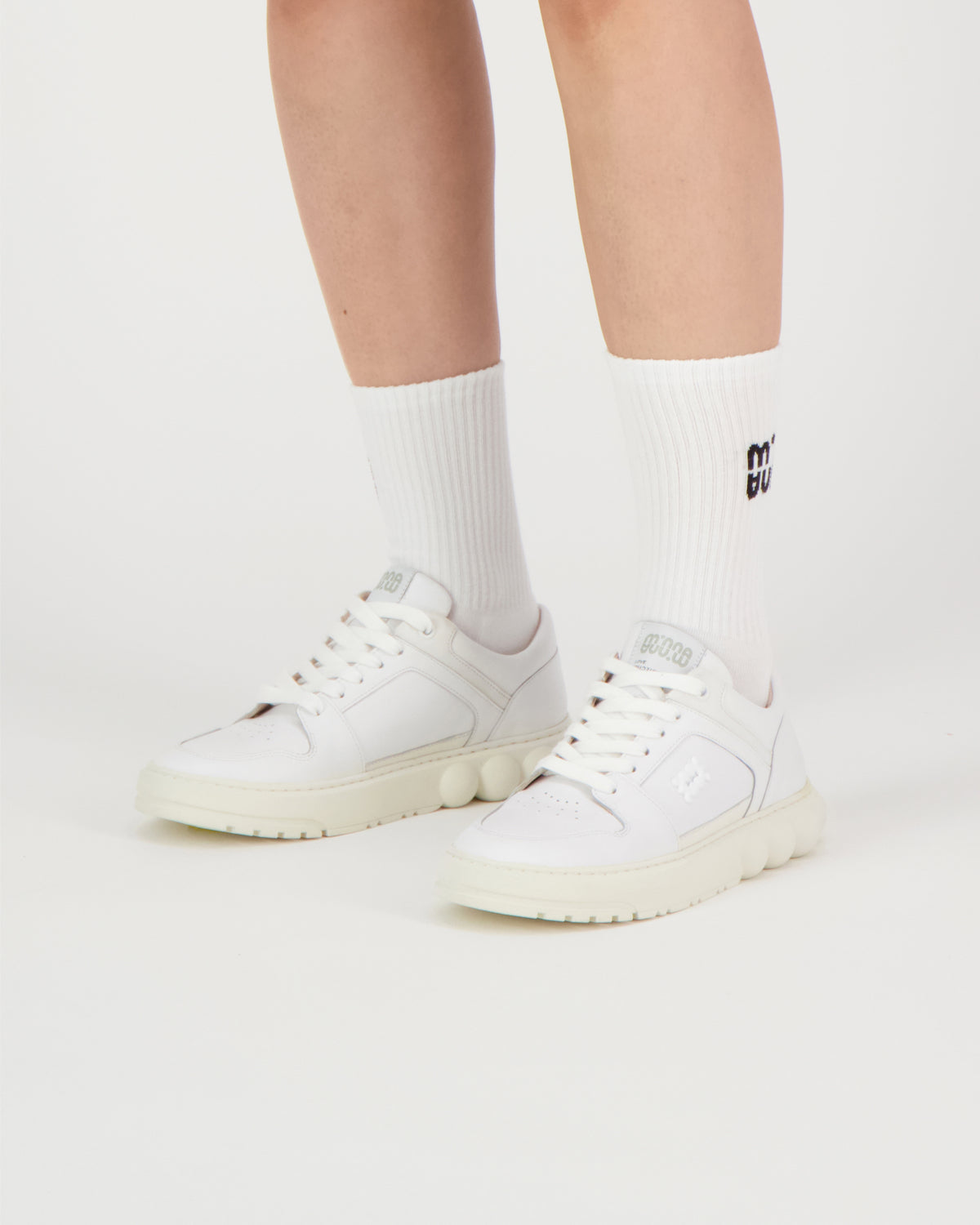 Oyster Sneakers White Leather