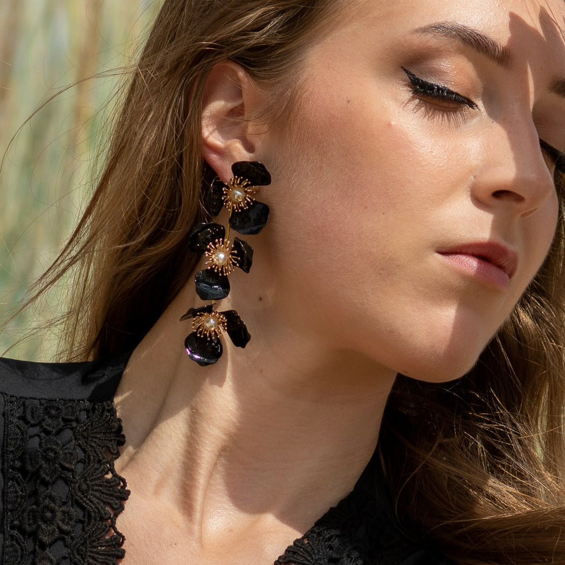 Triple Apple Flower Stud Earrings Black
