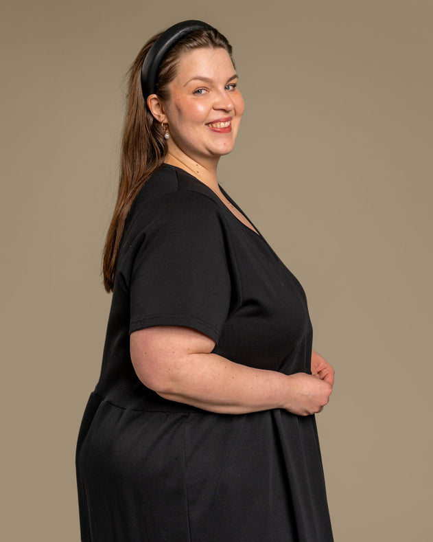 V-Neck Maxi Dress Black
