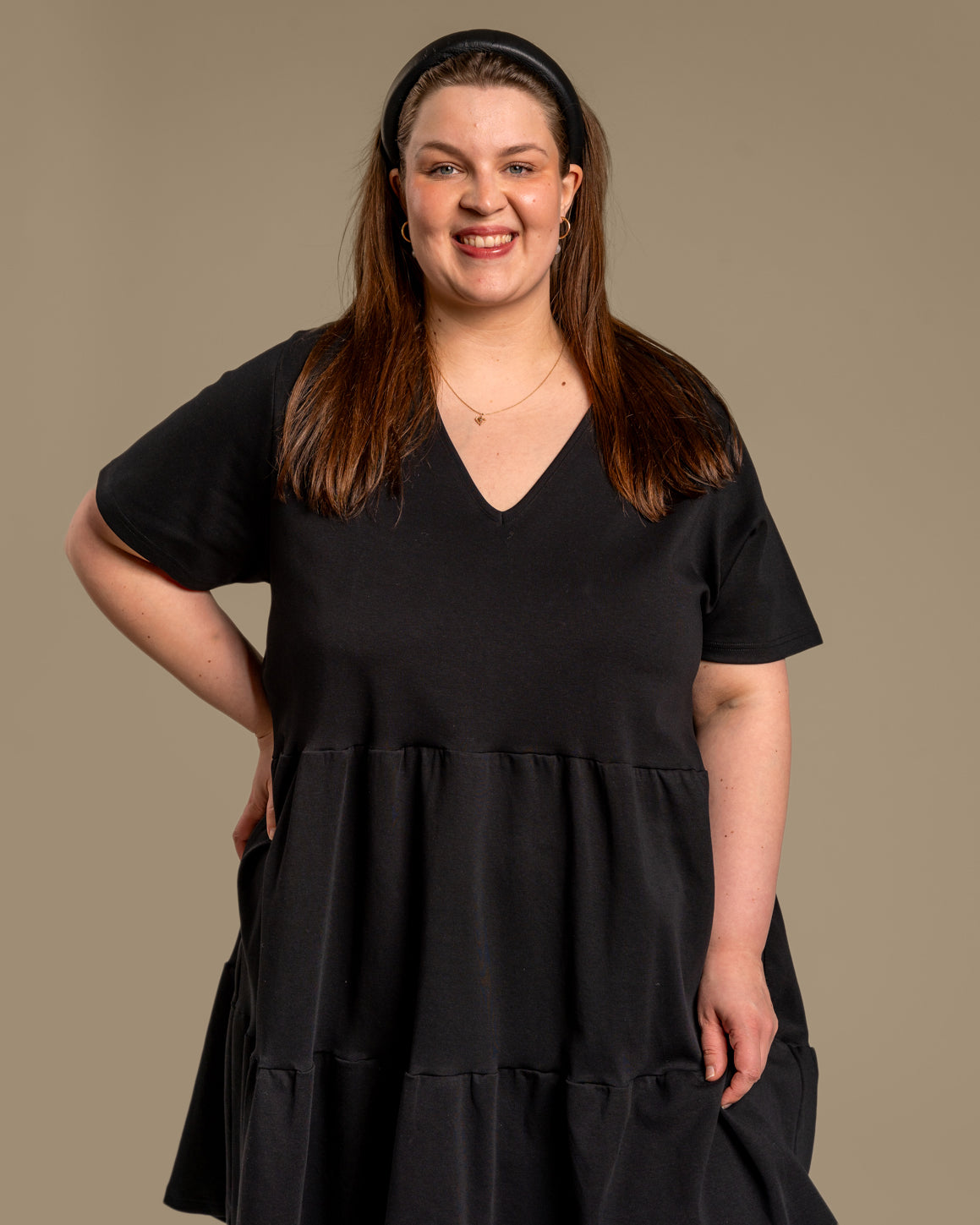 V-Neck Midi Dress Black