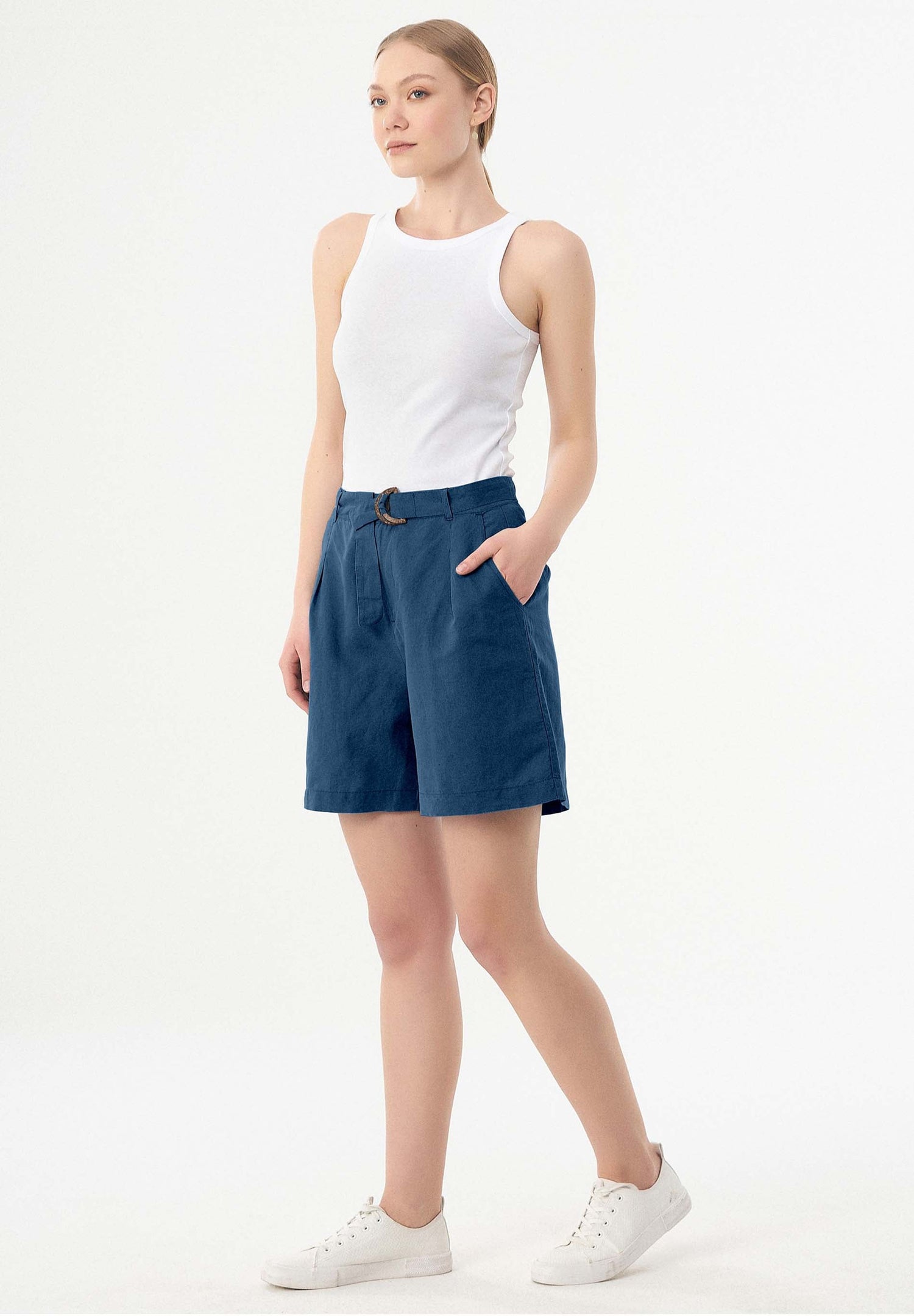 Belted Linen-Cotton Shorts Navy