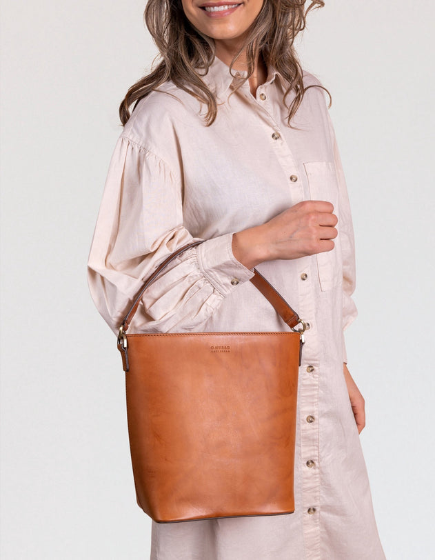 Bobbi Bucket Bag Maxi Cognac Classic Leather