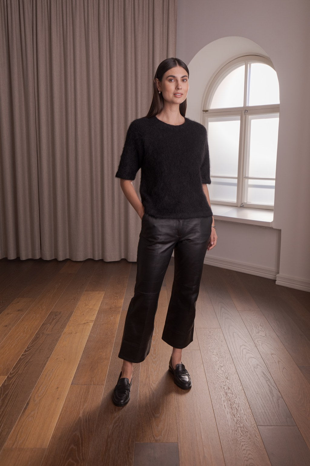 Short-Sleeve Alpaca Blend Sweater Black