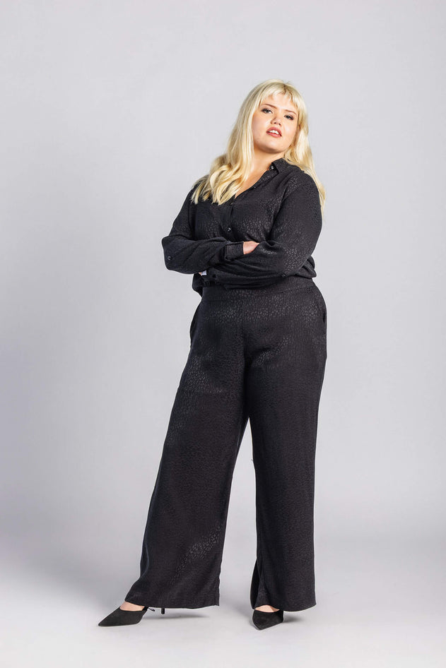 Chloe Collared Shirt Black Leo