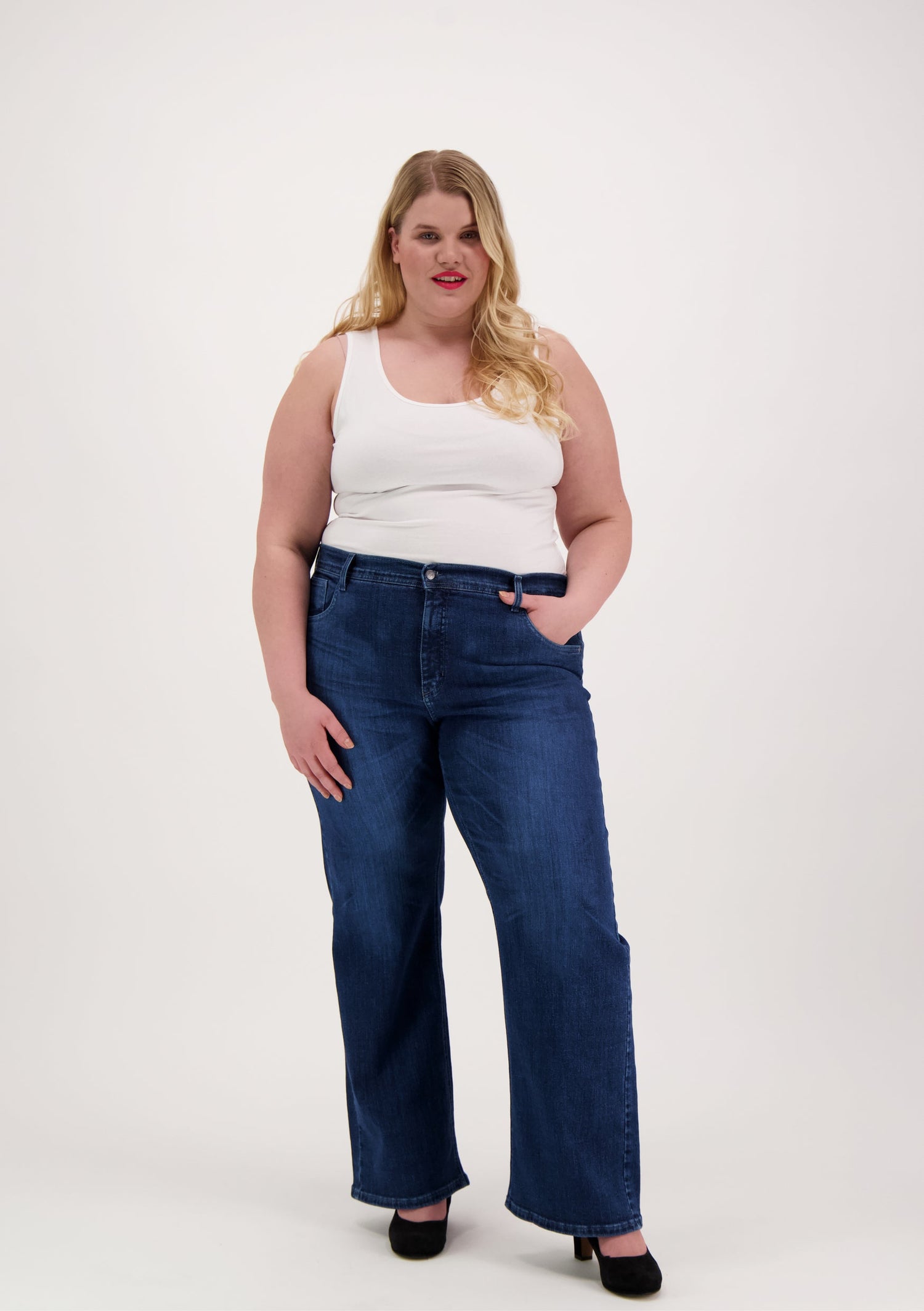 Nicolet+ Mid Waist Straight Blue