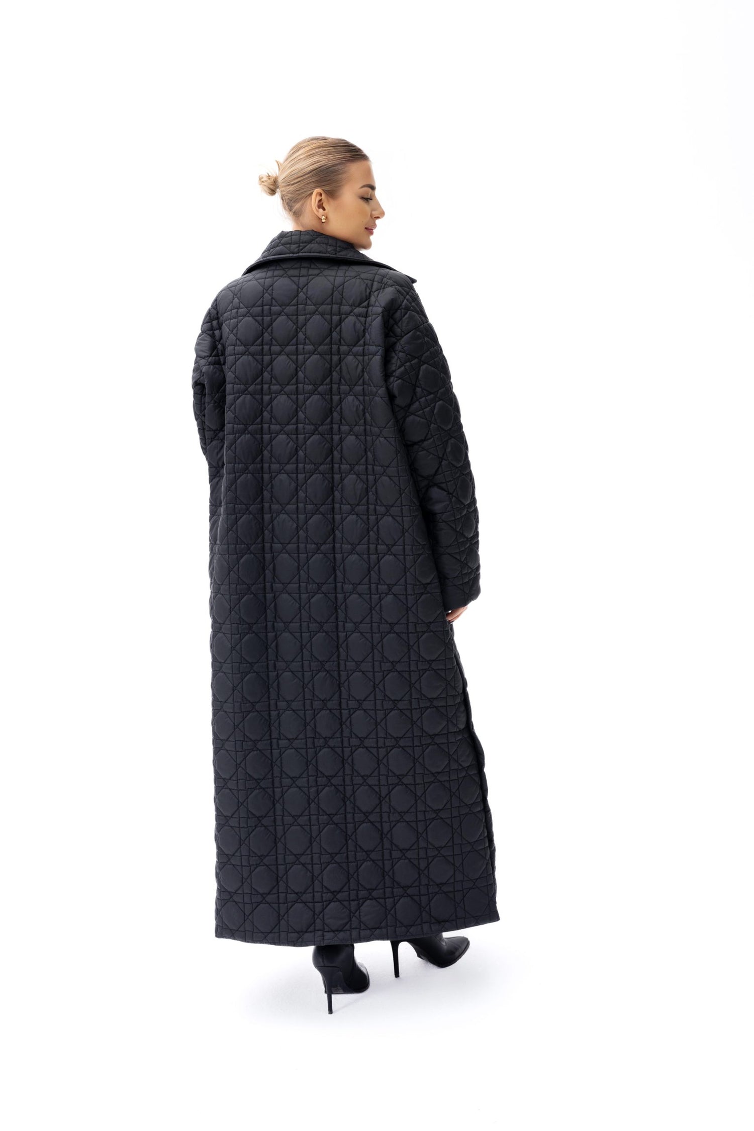 Area Long Quilted Coat Black