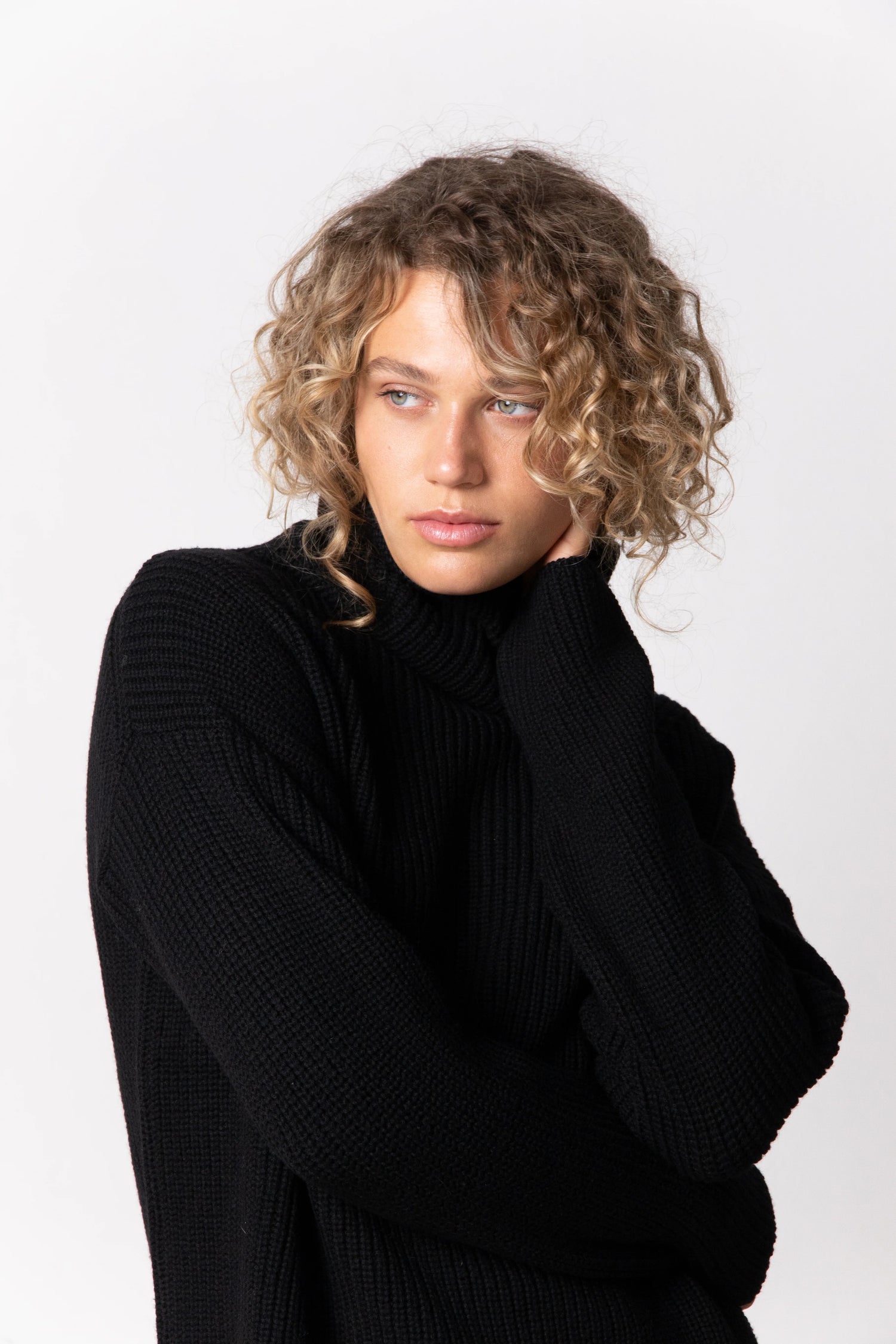 Heavy Roll Neck Black