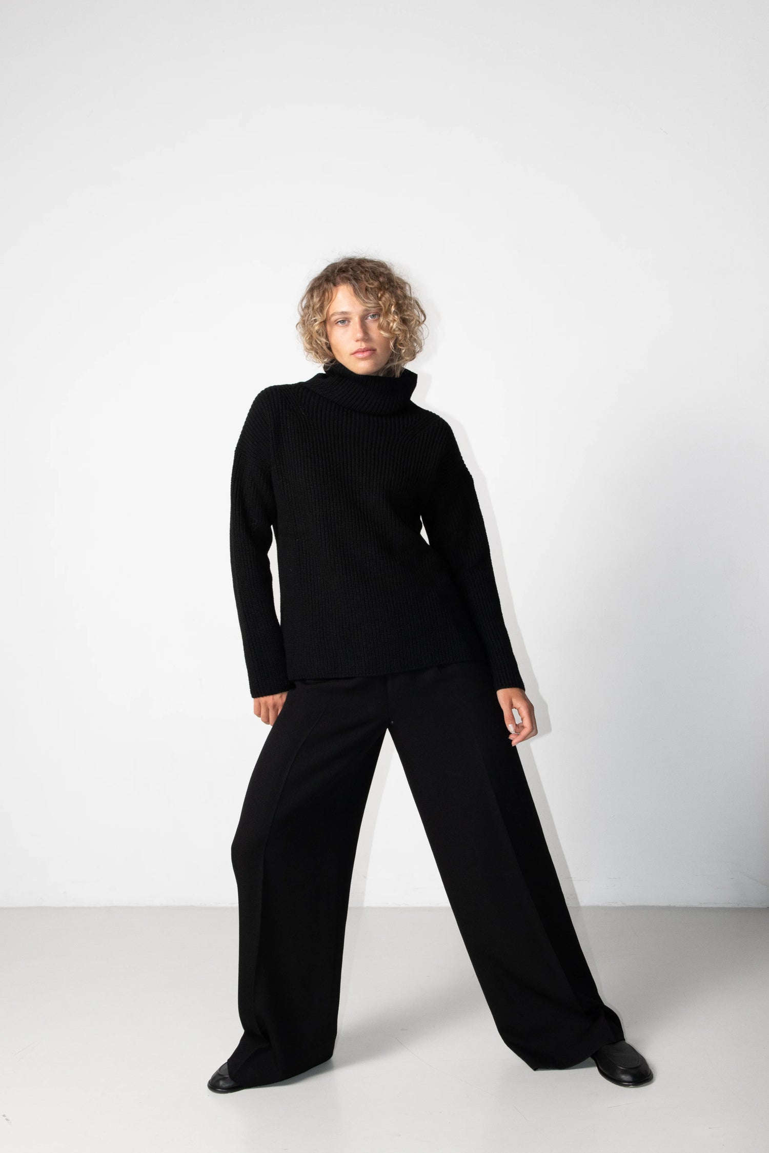 Heavy Roll Neck Black