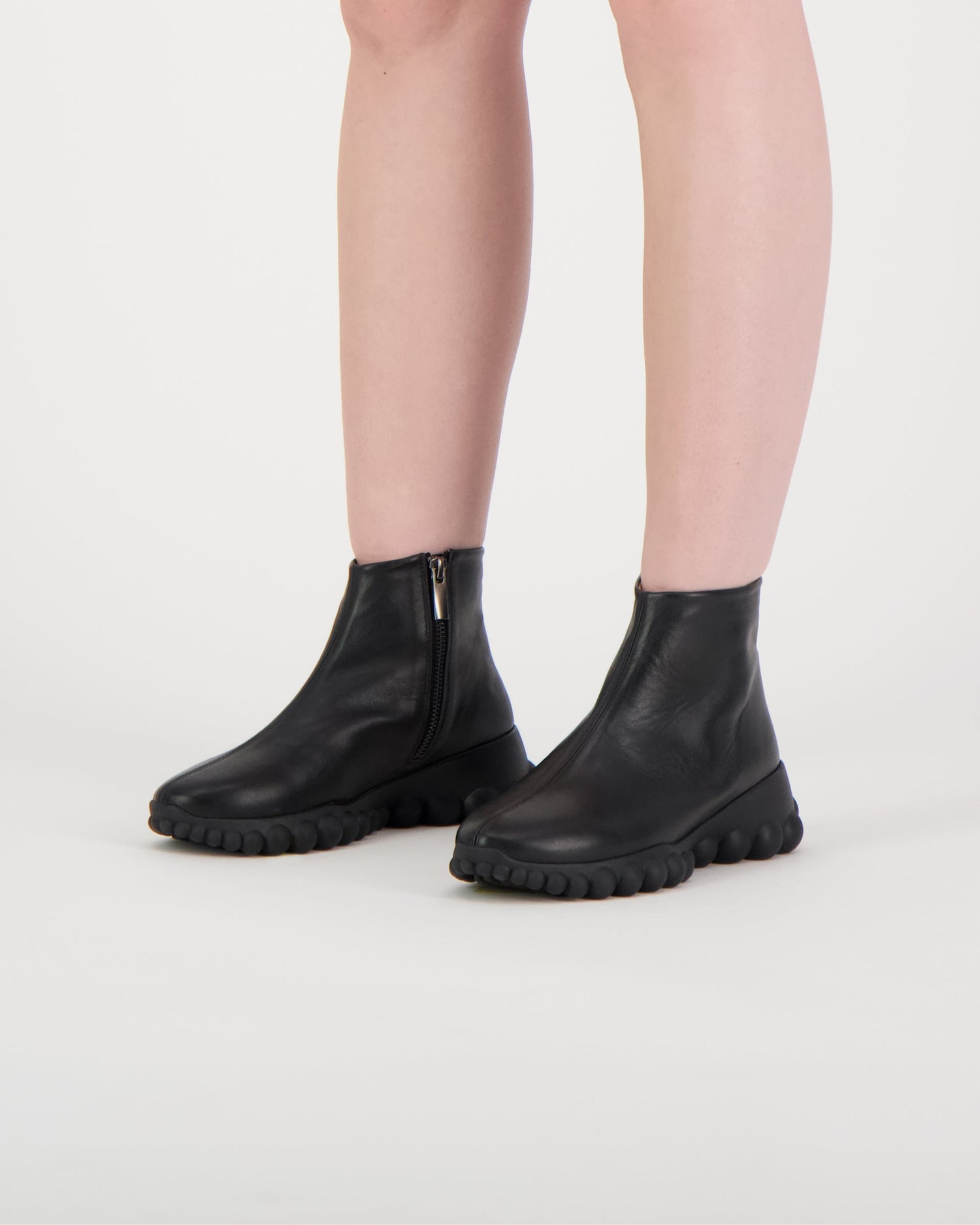 Amulet Boots Black