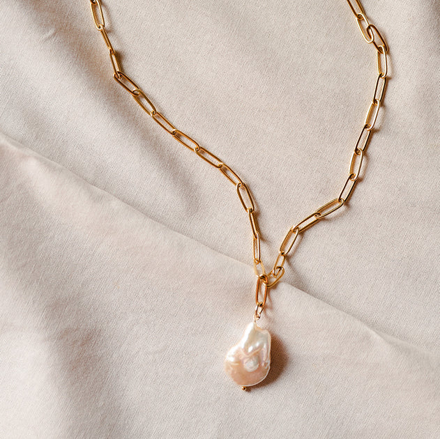Coin Pearl With Paperclip Golden Chain Necklace