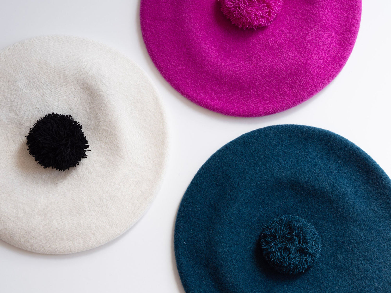 Pom Pom Beret White/Black