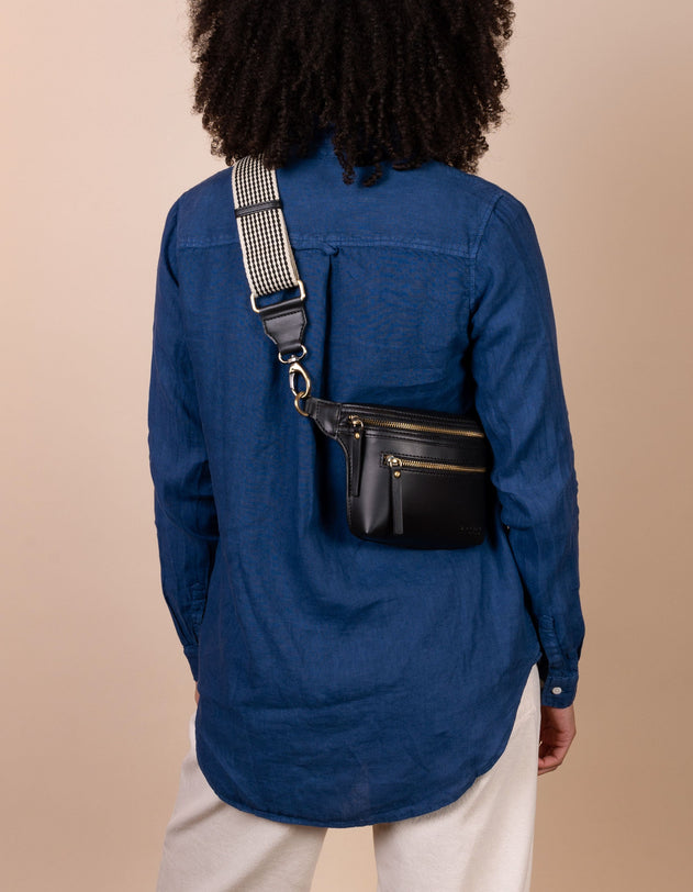 Beck's Bum Bag Apple Leather Black