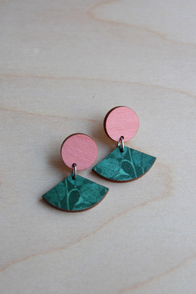 Pikku-Viuhka Earrings Valokas Emerald Pink