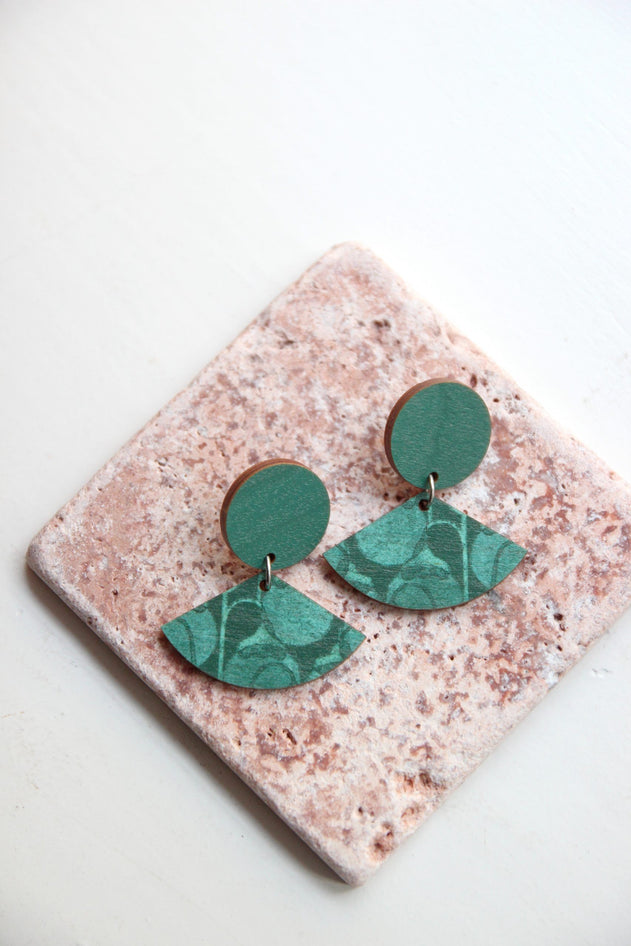 Viuhka Earrings Valokas Emerald