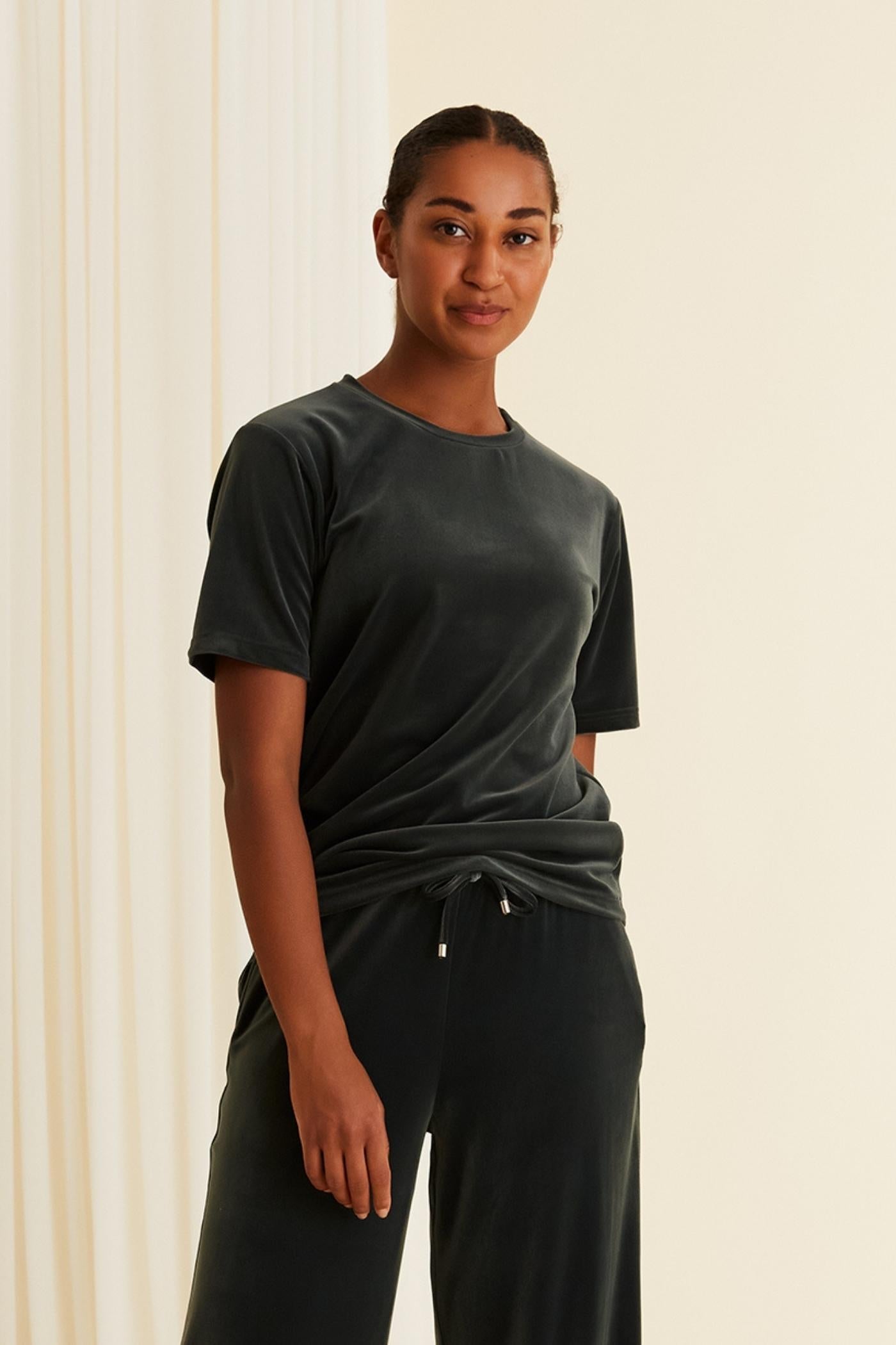 Amina Velour Velvet T-Shirt Ivy Green