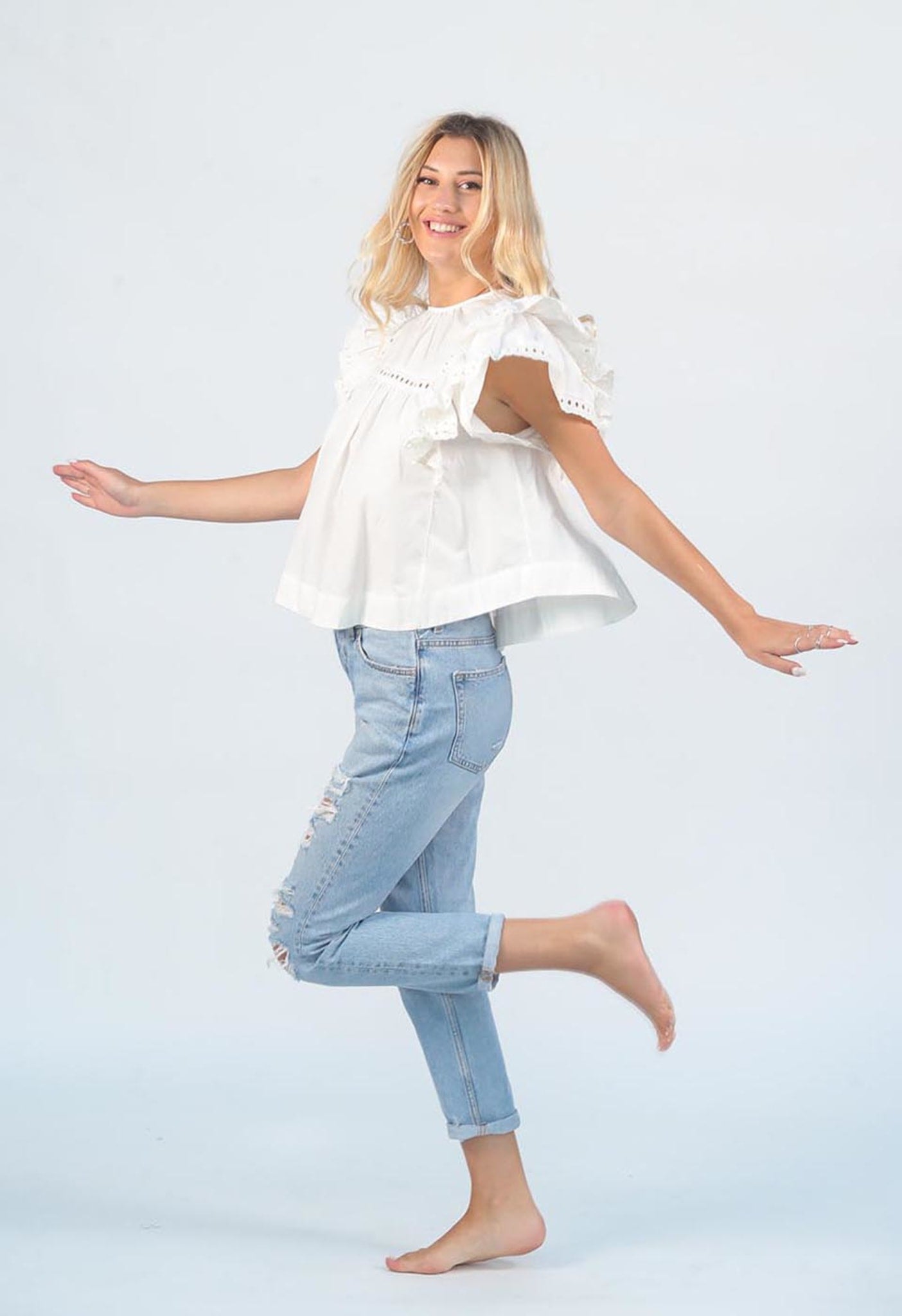 Calmology Ruffle Eyelet Top