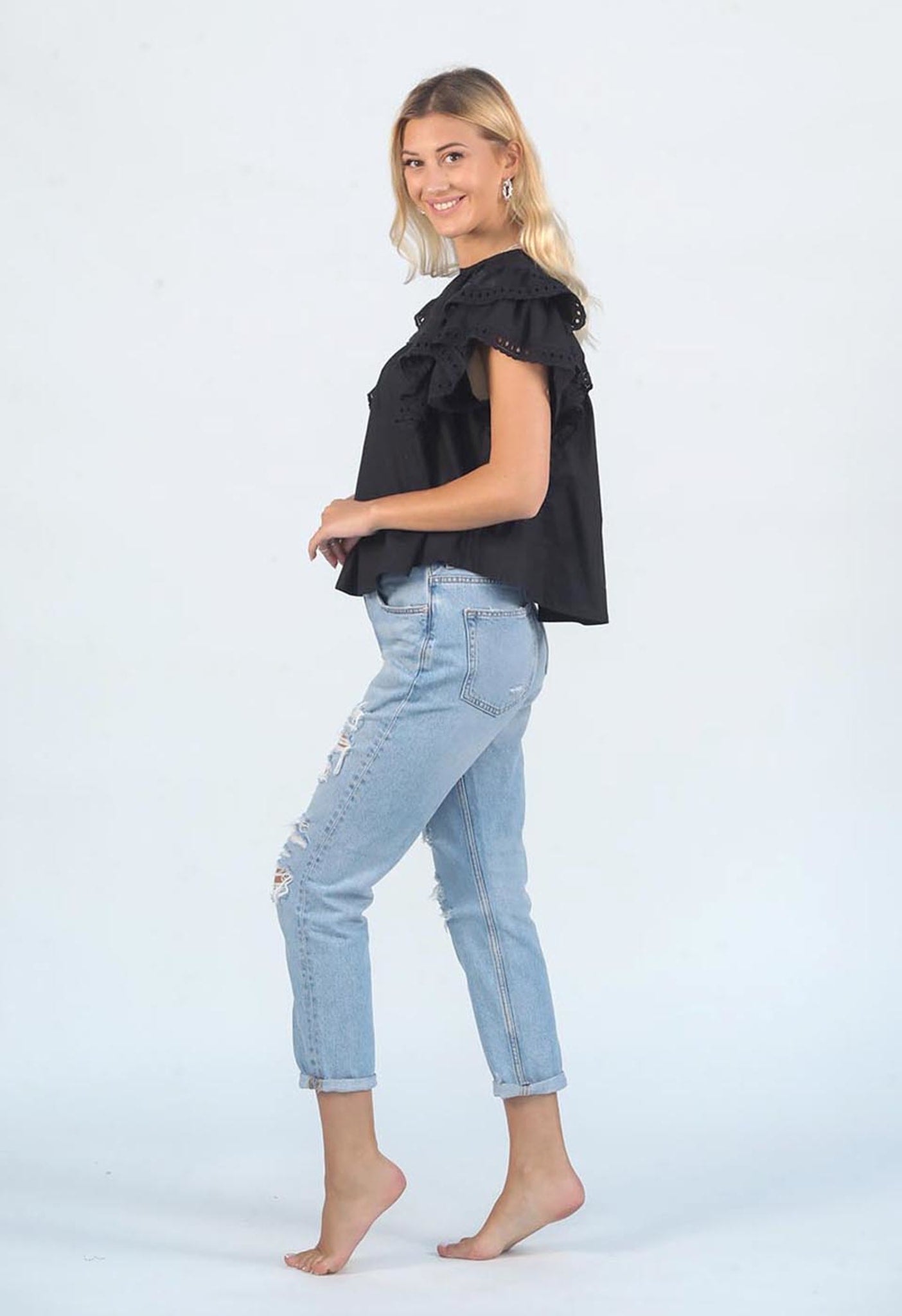 Calmology Ruffle Eyelet Top