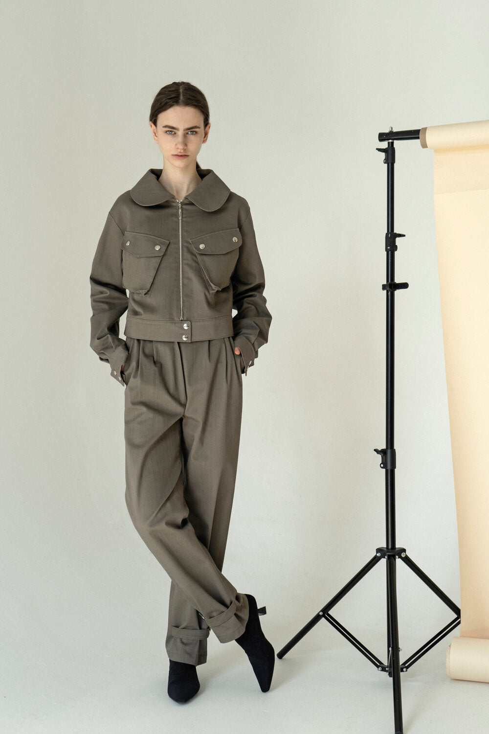 Extra High-Waisted Cuff Pants Grey