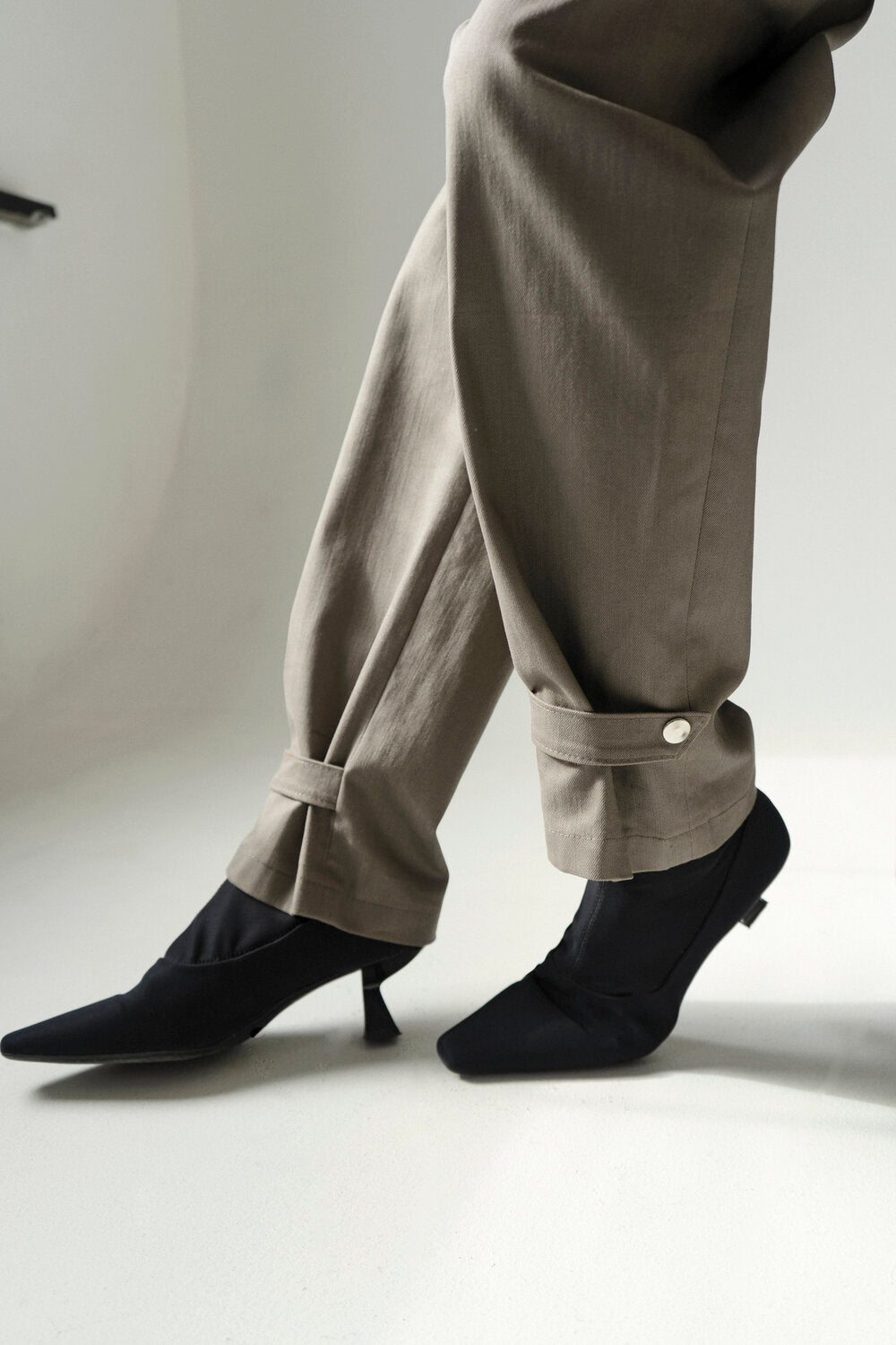 Extra High-Waisted Cuff Pants Grey