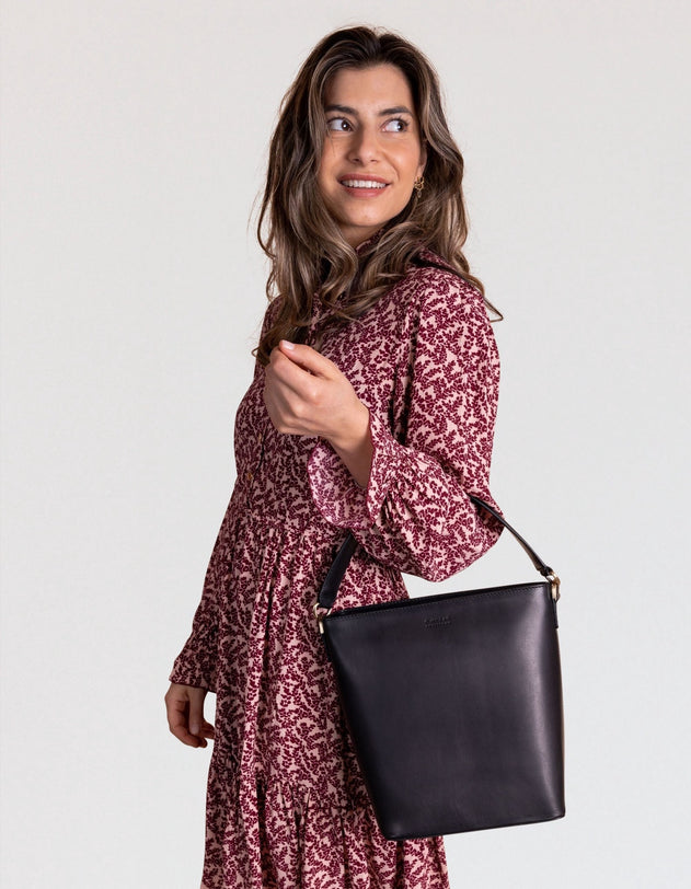 Bobbi Maxi Bucket-laukku Musta