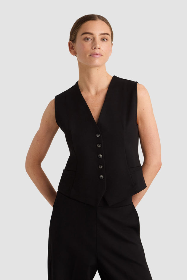 Courtney Vest Black