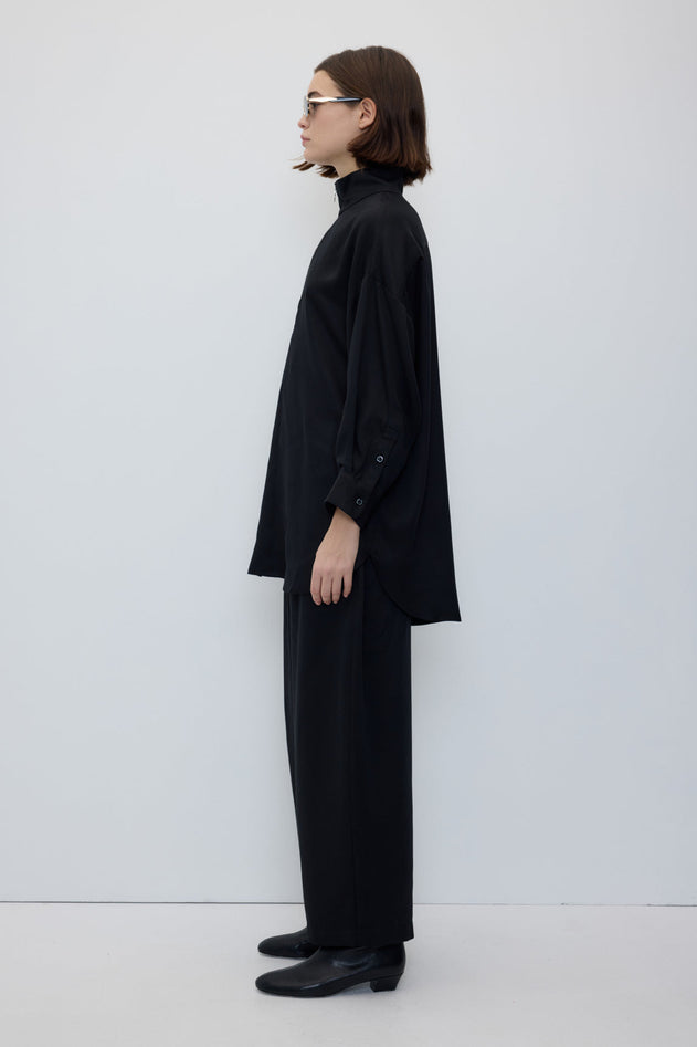 2821-CM-BL_Dina-Shirt-Black_RITA_ROW_WOMEN_AW26_3.jpg?v=1784106797