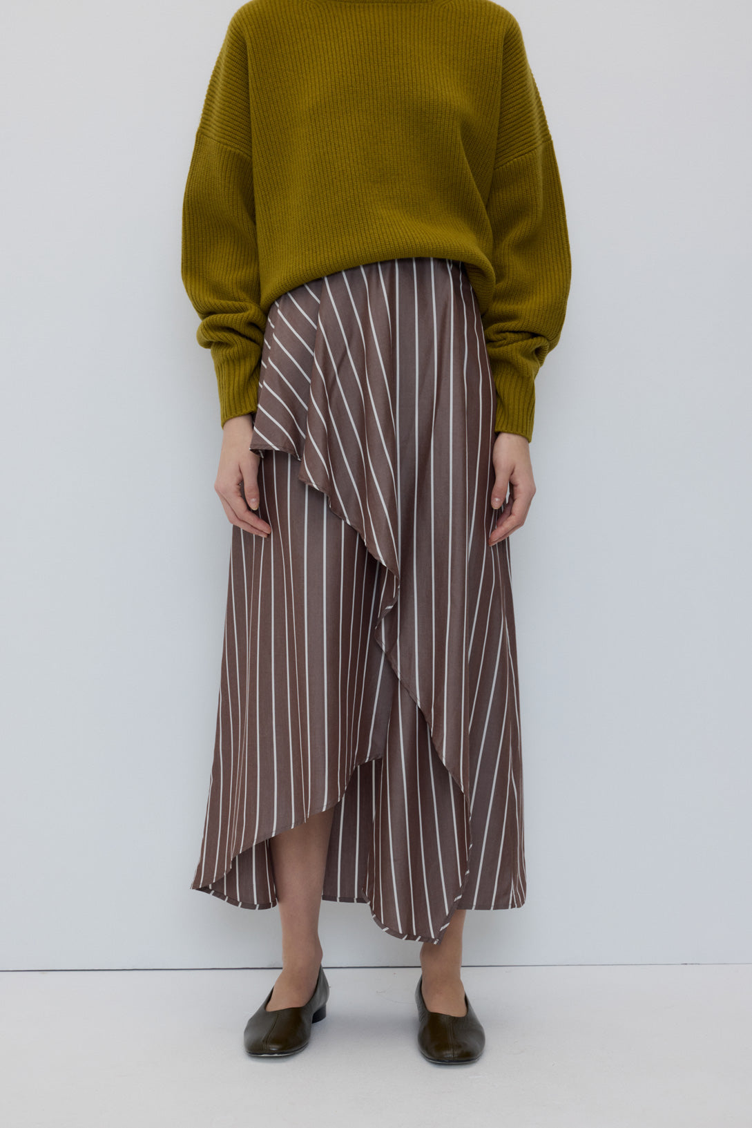 2822-FA-ST_Emma-Skirt-Stripes_RITA_ROW_WOMEN_AW26_2.jpg?v=1784106998