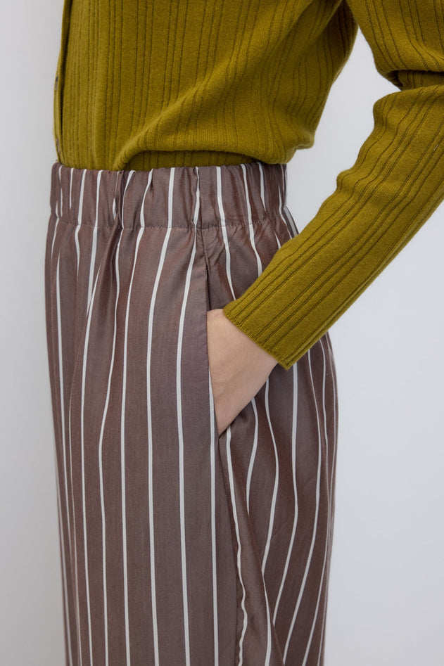 2823-PA-ST_Turin-Pants-Stripes_RITA_ROW_WOMEN_AW26_2.jpg?v=1784109612