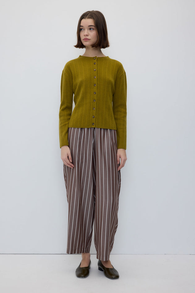 2834-JE-PI_Bosco-Cardigan-Pistachio_RITA_ROW_WOMEN_AW26_1.jpg?v=1784109645