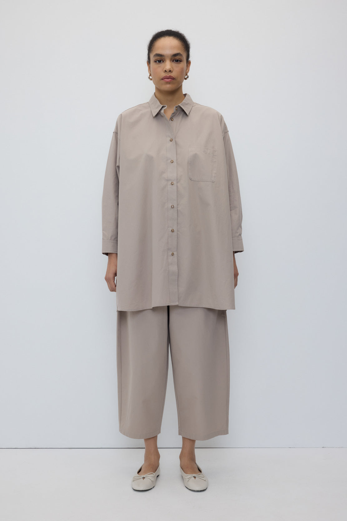 2879-CA-GR_Morris-Shirt-Grey_RITA_ROW_WOMEN_AW26_1.jpg?v=1784193883