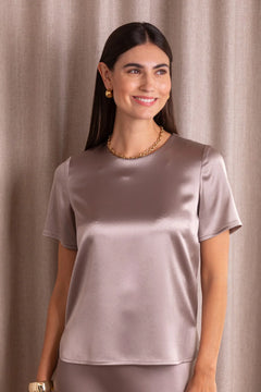Women’s nougat satin shirt with straight cut