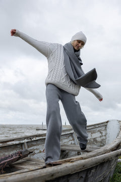Via Merino Wool Scarf & Gloves Set Light Grey
