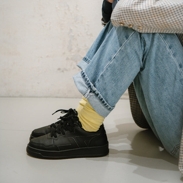 Bêta B0 Sneakerit Musta