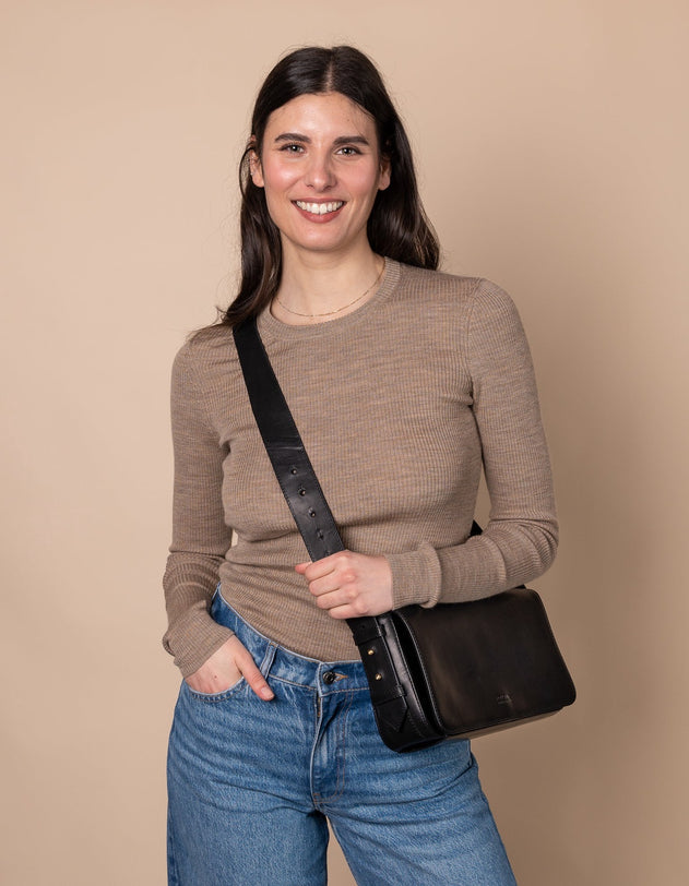 Gina Longuette Classic Leather Black