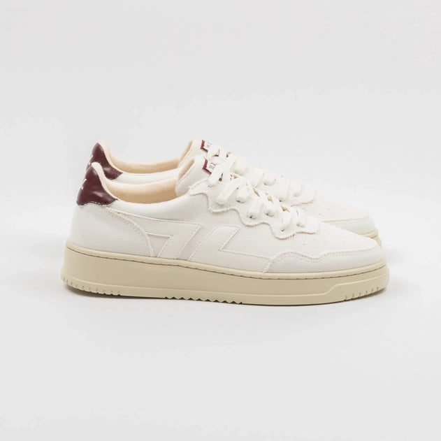 Bêta B4 Sneakers White