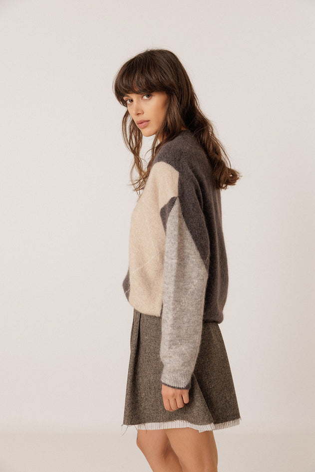 4833c3bee523f06d8ba770fd8f9ea0e3.jpg